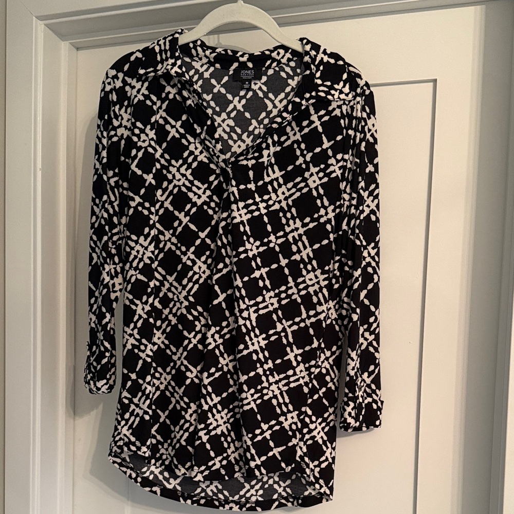 Jones Geometric Black and White Blouse